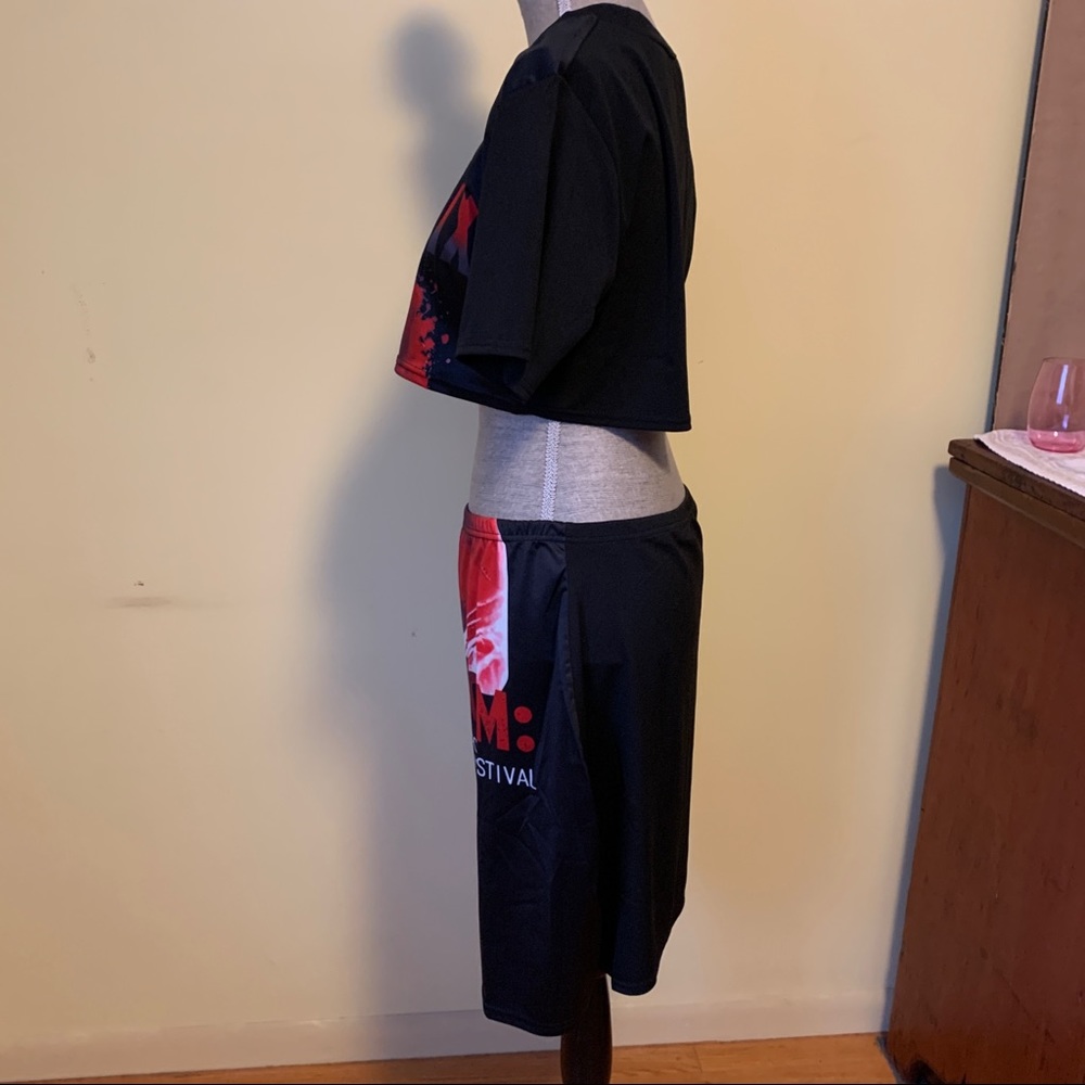 SOLD - Two piece set - Crop top and skirt 2xl - Jimi Hendrix - Picture 3 of 7